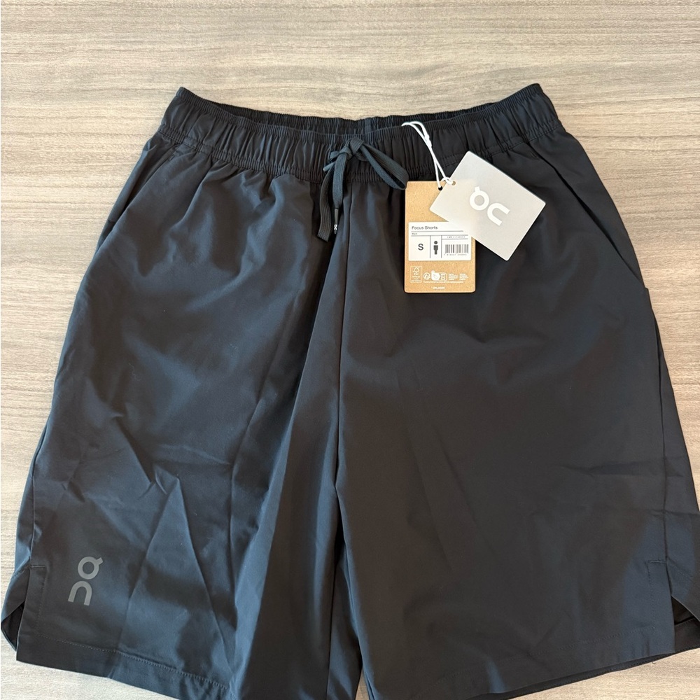 On running men’s Focus Shorts